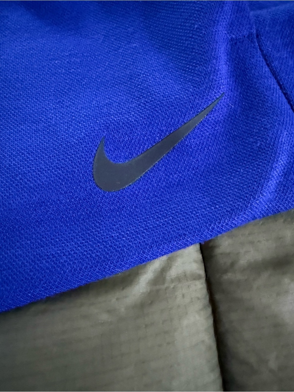 Nike Yoga Men’s Royal Blue Dri-FIT Short Sleeve Hoodie - Picture 3 of 11